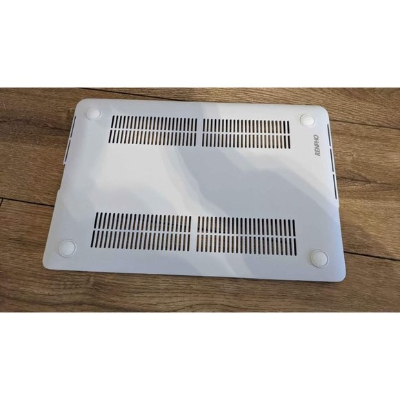 Selling hard case for MacBook Air 11" or MacBook Air/Pro 13" - Picture 4 of 6